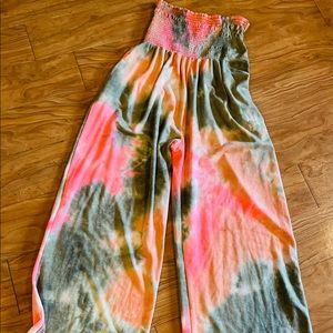 Strapless, Ultra-soft/comfy tye-dye jumpsuit romper w/ pockets! Size: XL